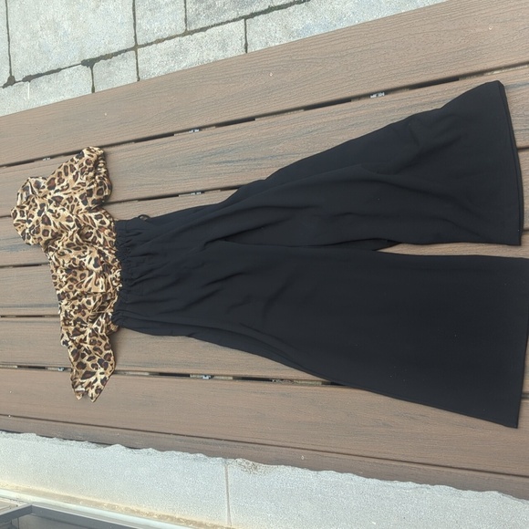 Tiger Print Wide Leg One Shoulder Ruffle Jumpsuit -BNWOT size S/M - Picture 7 of 7